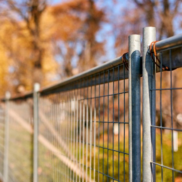 AM-Dallas-construction-section-fencing-autumn