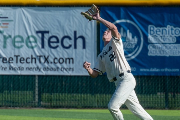 AM-Dallas-in-the-community-section-baseball-team-wildcats