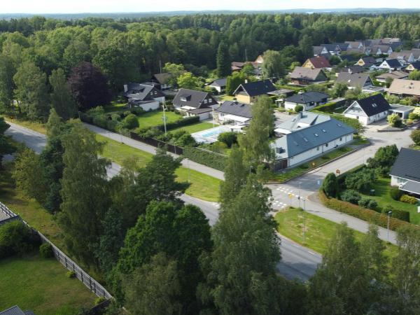 AM-Local-page-section-neighborhood-trees